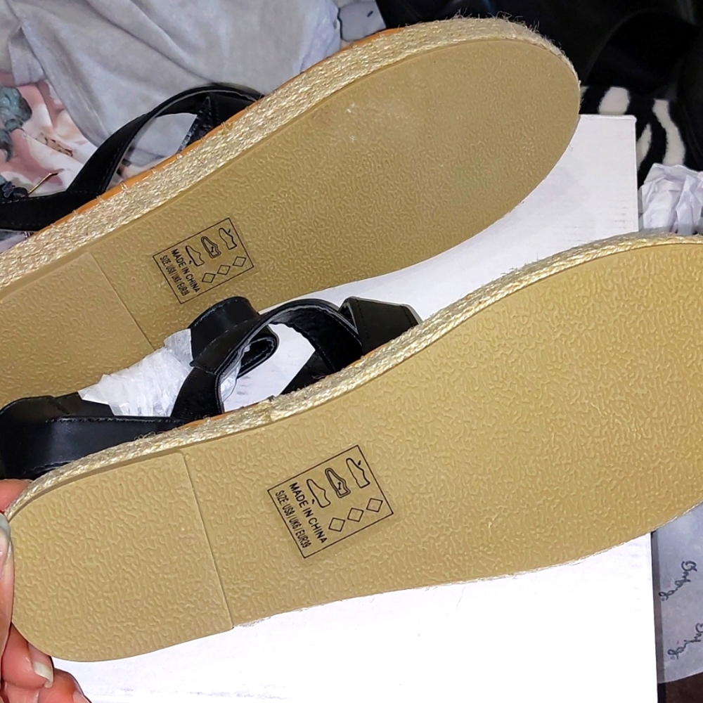 Espadrilles - Picture 3 of 4